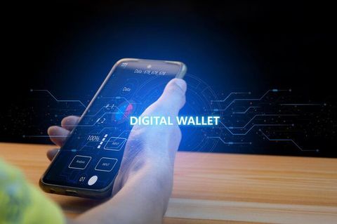 Choosing the Right Digital Wallet: A Complete Guide to Features, Security, and Everyday Payments